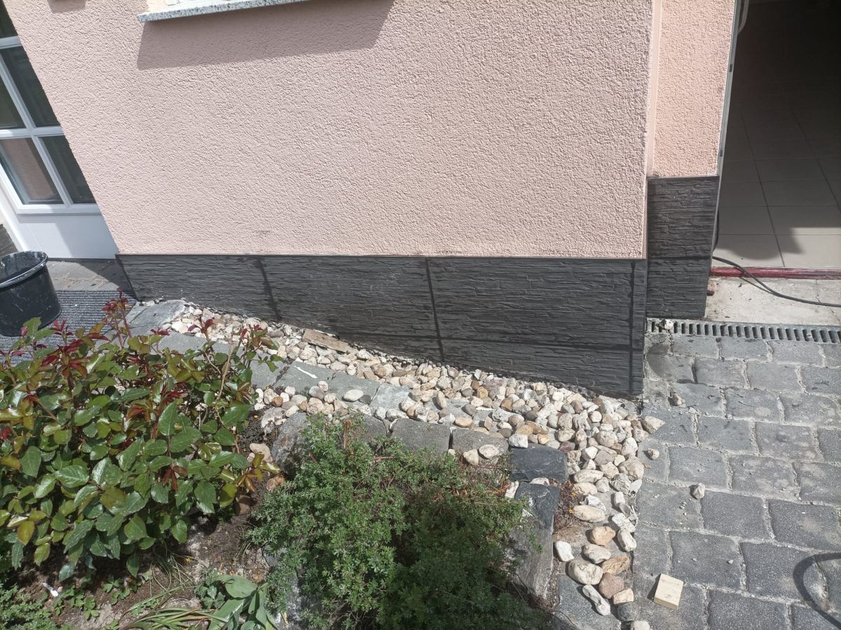Fertige Sockelabdichtung mit Schutzbeschichtung